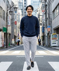 落ち着きの中に映える大人のシンプルスタイル